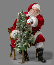 Load image into Gallery viewer, Santa Package 4 Jolly Santa